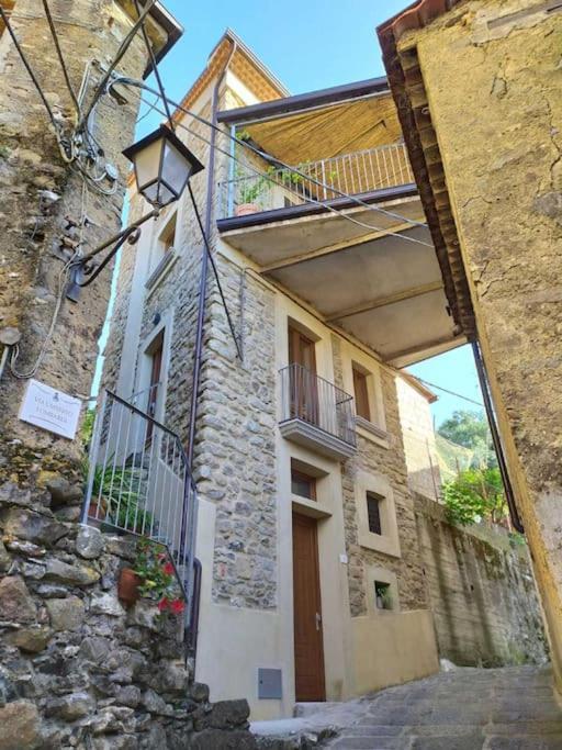 Casa Torre Con Terrazza Panoramica Futani Exterior foto